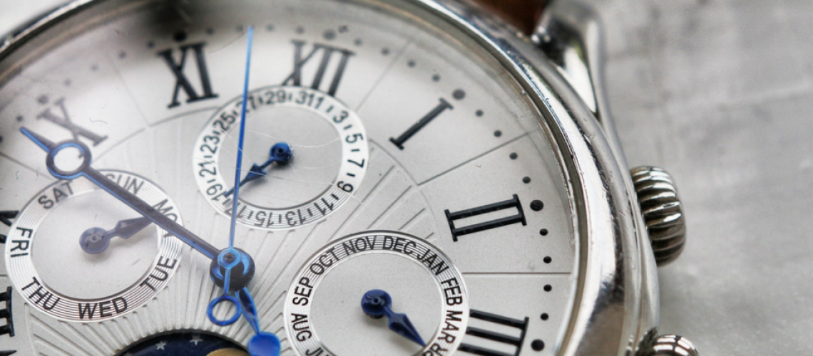 Can You Sell Your Old Watches Online? - TheFabWeb