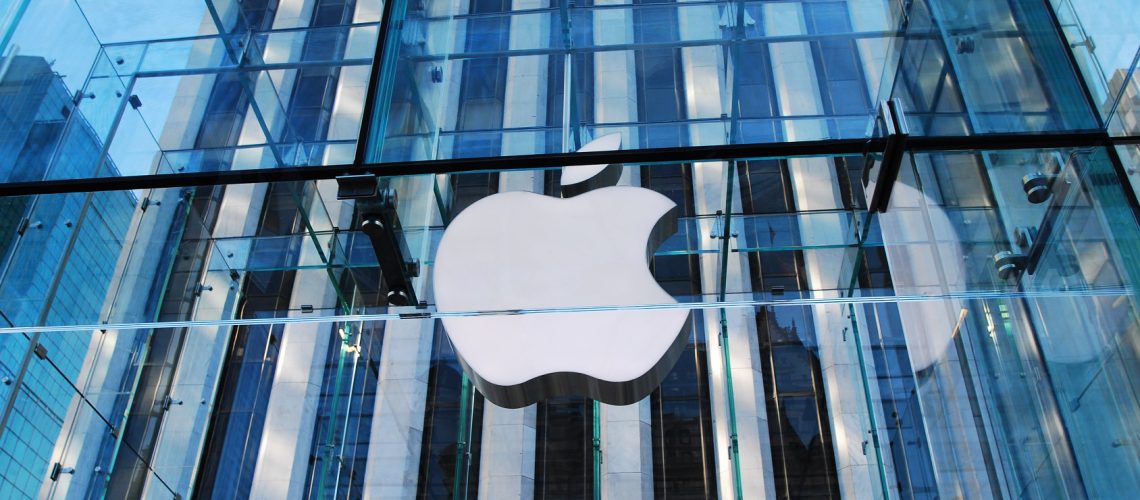 new-york-city-apple-store-entrance-apple-logo_t20_XQ9VvX
